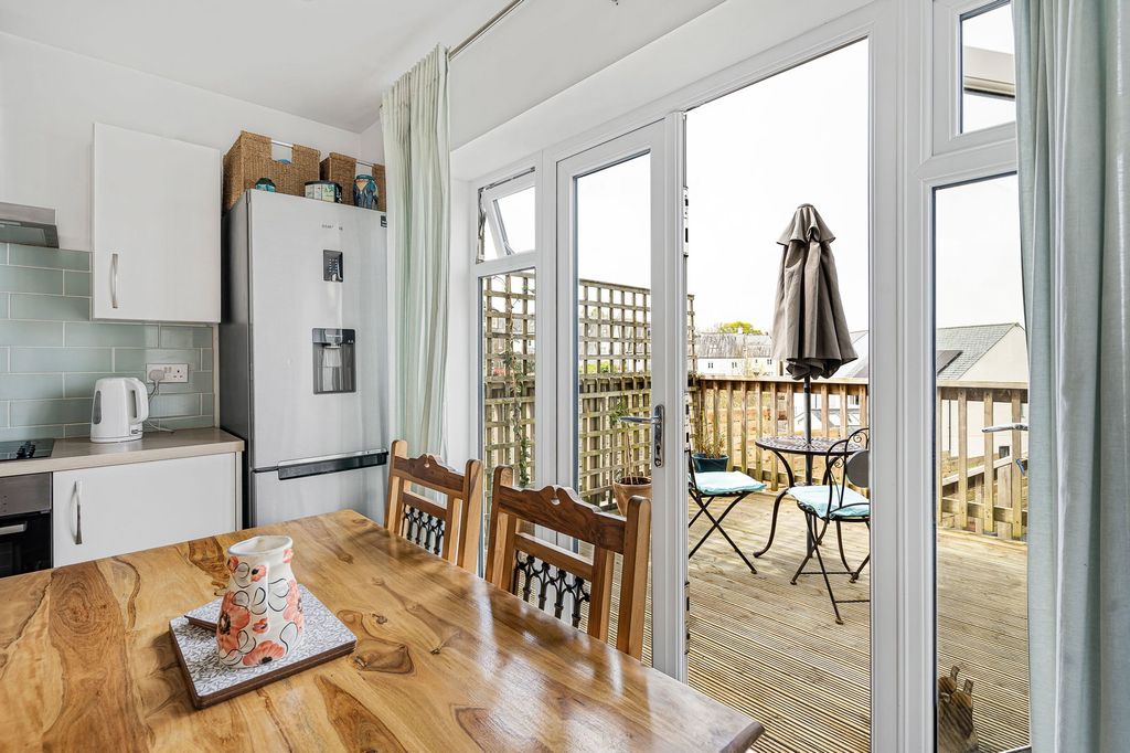 Property photo 3 of 21