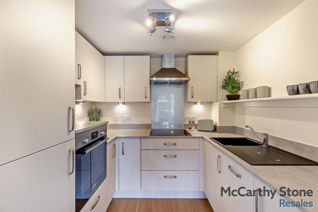Property photo 3 of 30 8697618-Interior11-800.Jpg