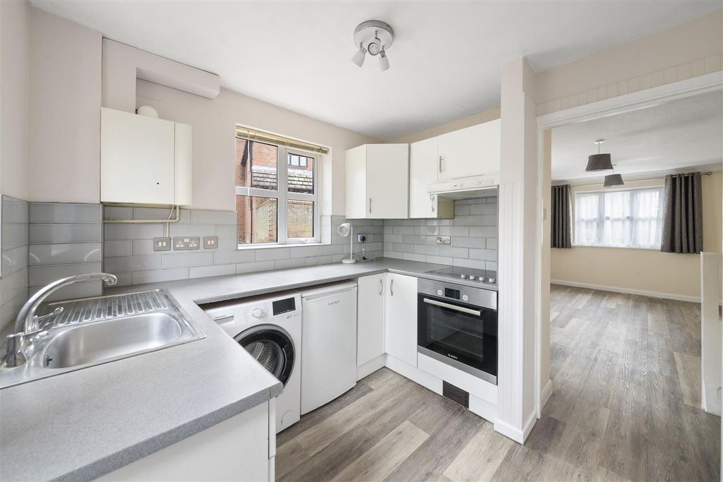 Property photo 3 of 13