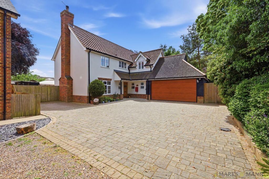 Property photo 1 of 50