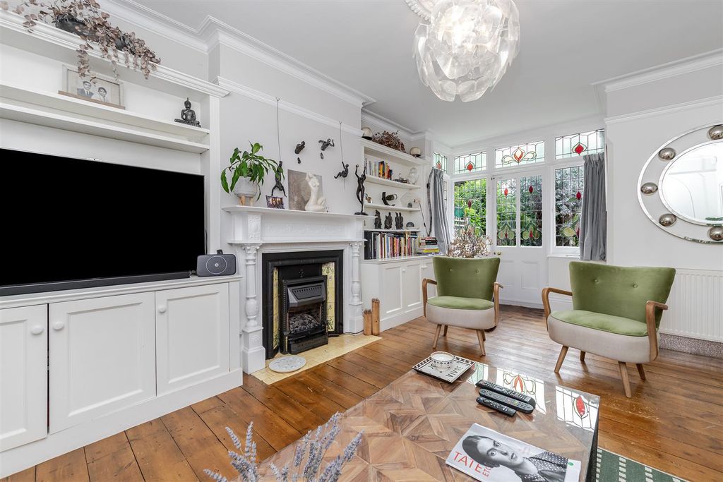 Property photo 2 of 22 4Blandfordroad-20.Jpg