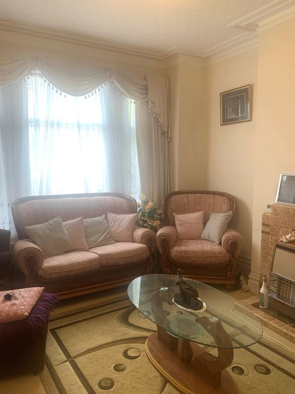Property photo 2 of 10 Kings Lounge