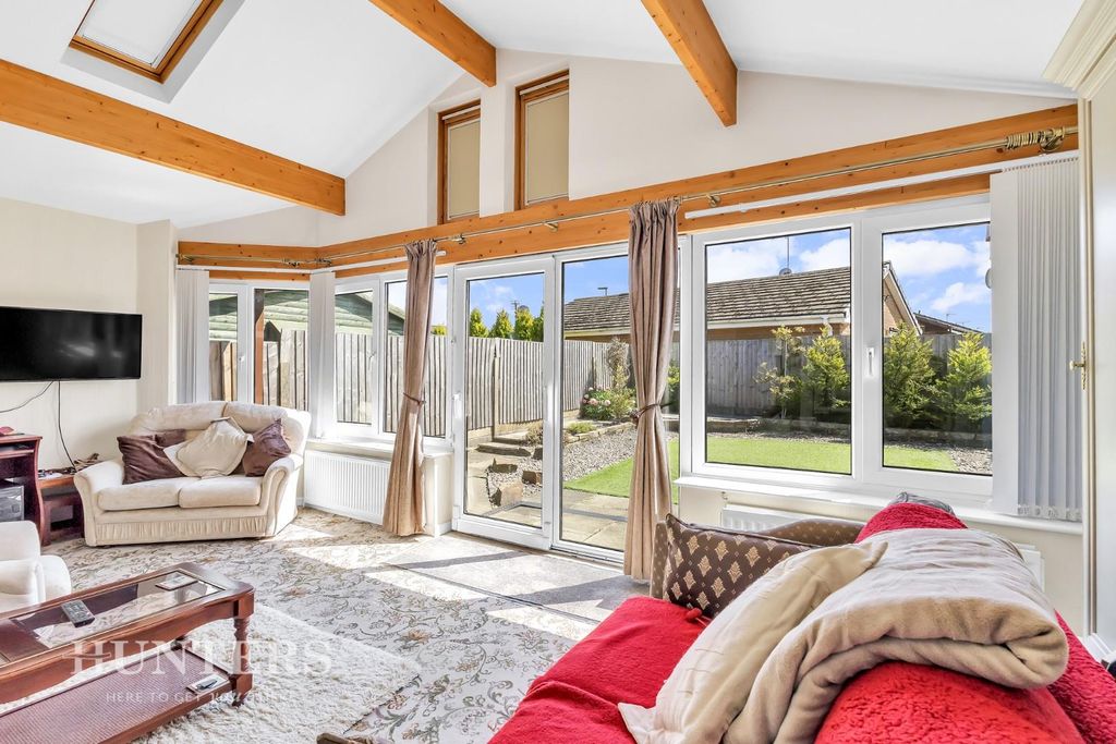 Property photo 3 of 19 Sitting Room