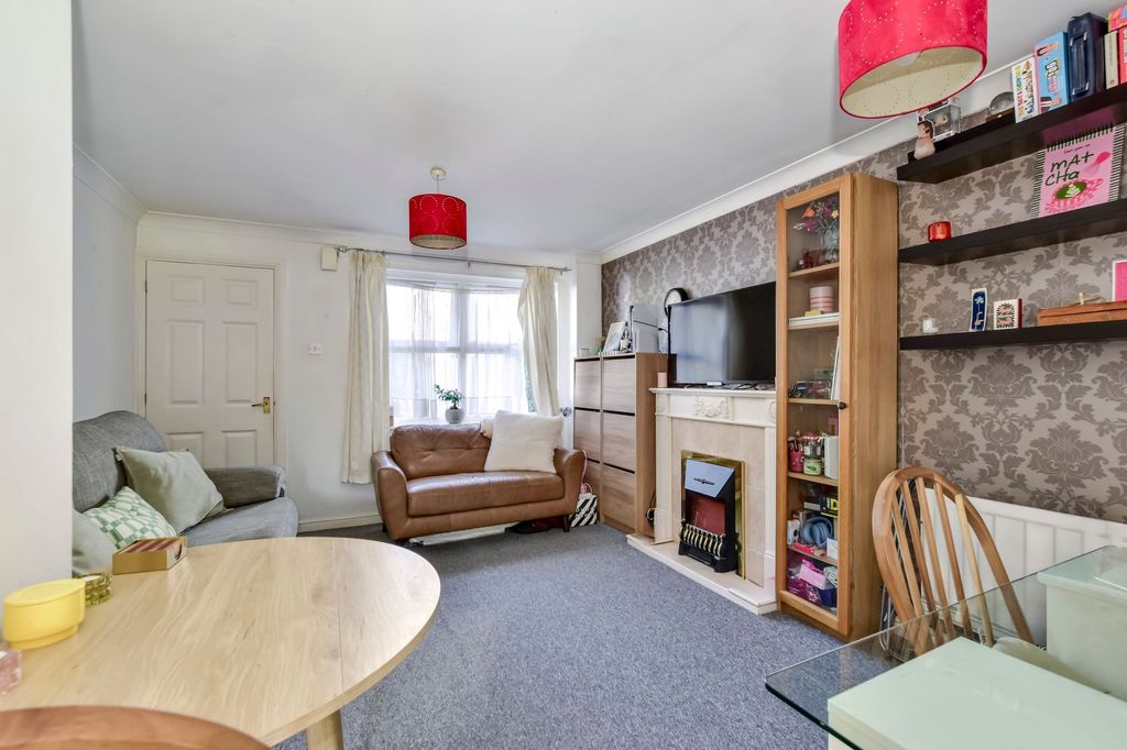 Property photo 2 of 14