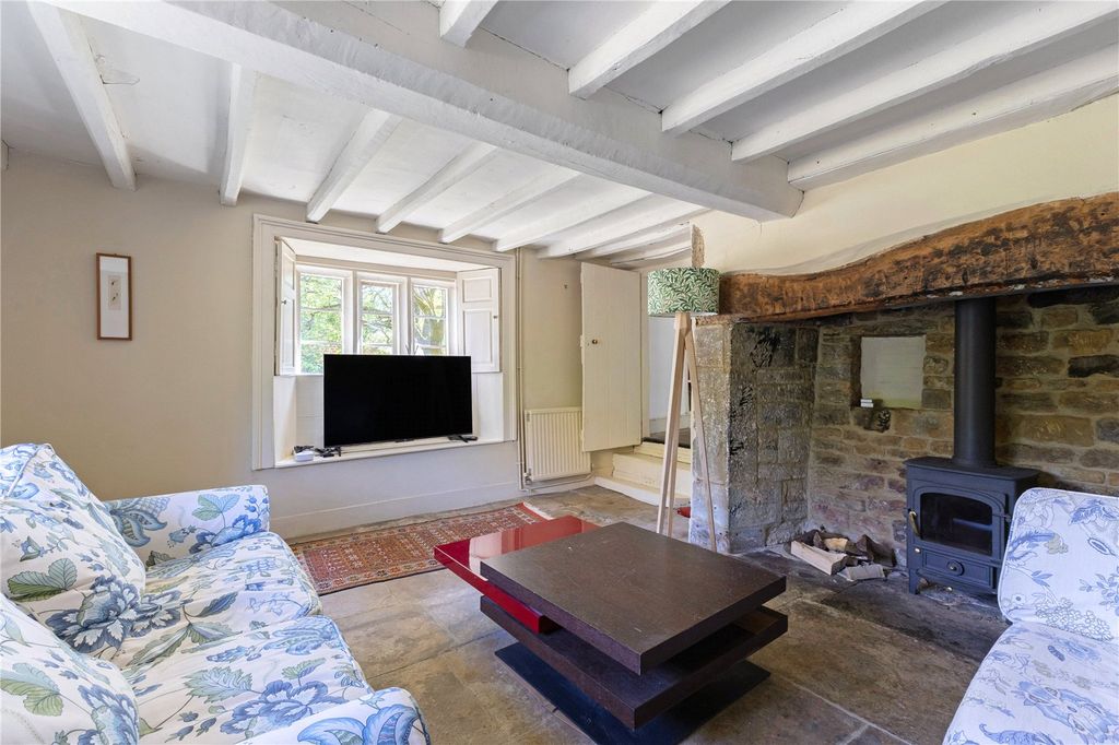 Property photo 2 of 14 Sitting Room
