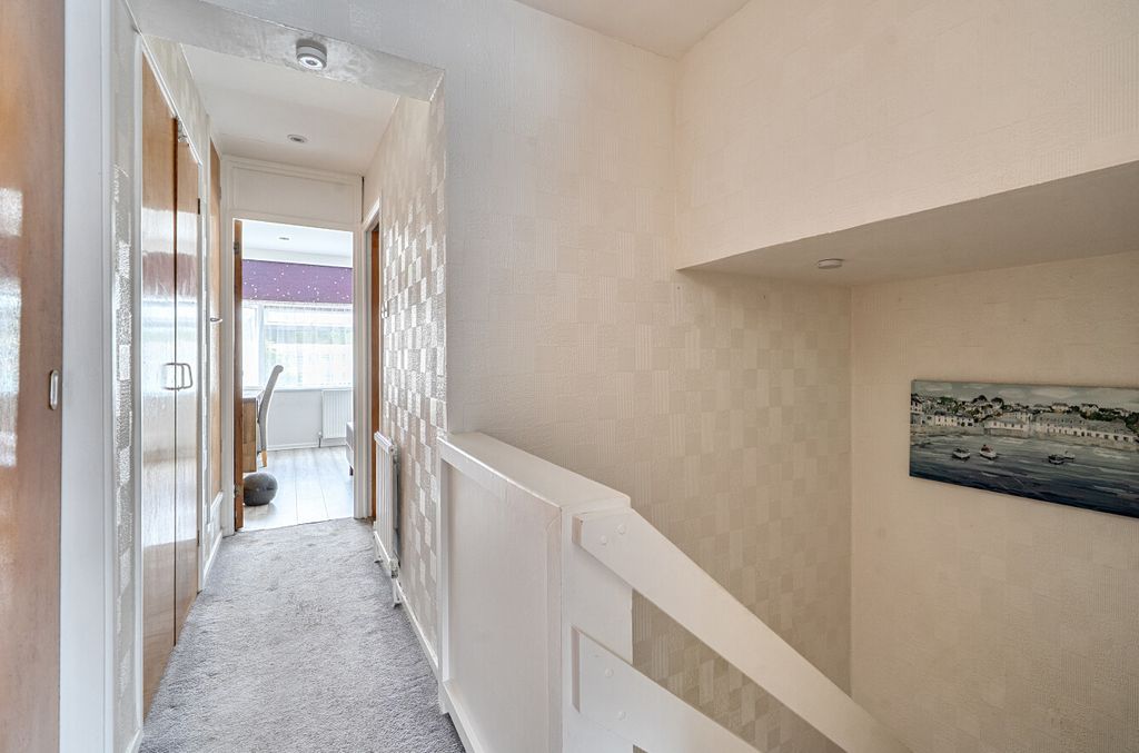 Property photo 3 of 23 Hallway