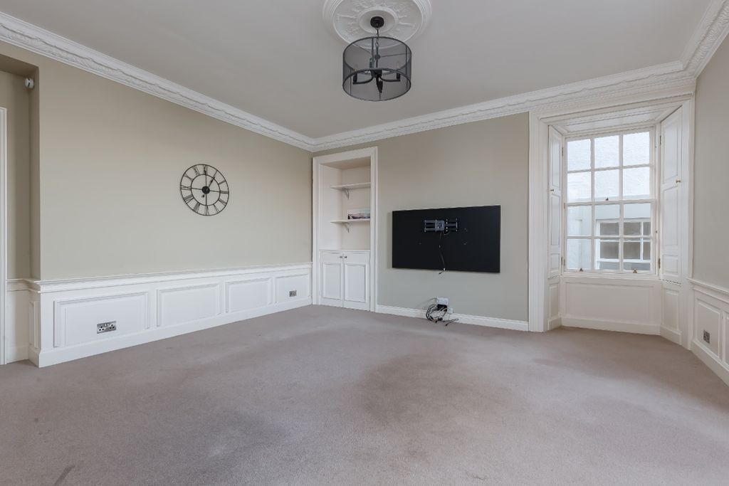 Property photo 3 of 31