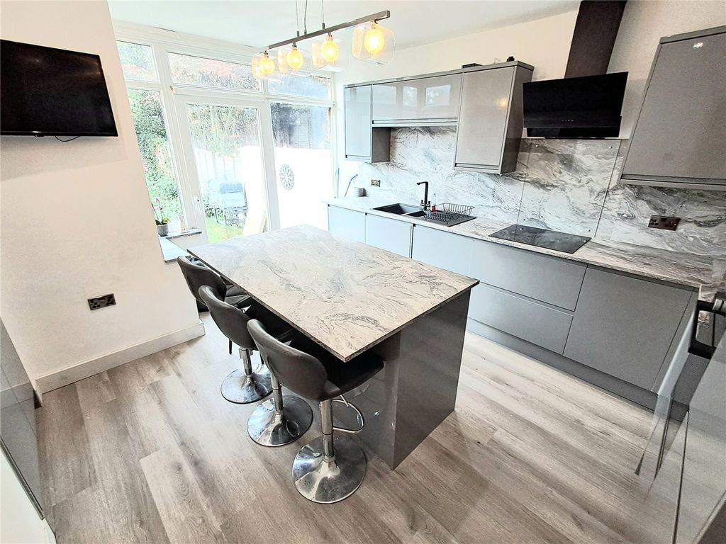 Property photo 3 of 15 Kitchen