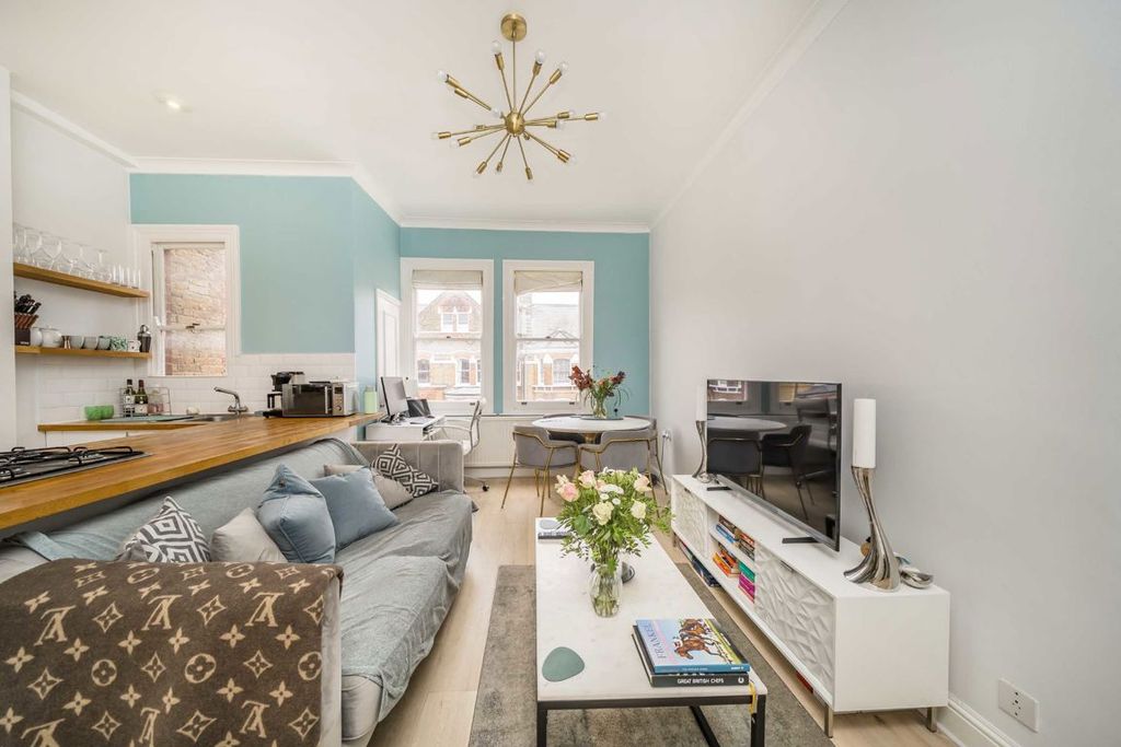 Property photo 3 of 6