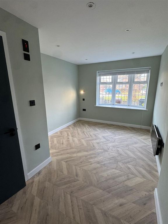 Property photo 2 of 9 89E5A782-Be59-4E29-9880-4B028F128F19.Jpg.Jpeg