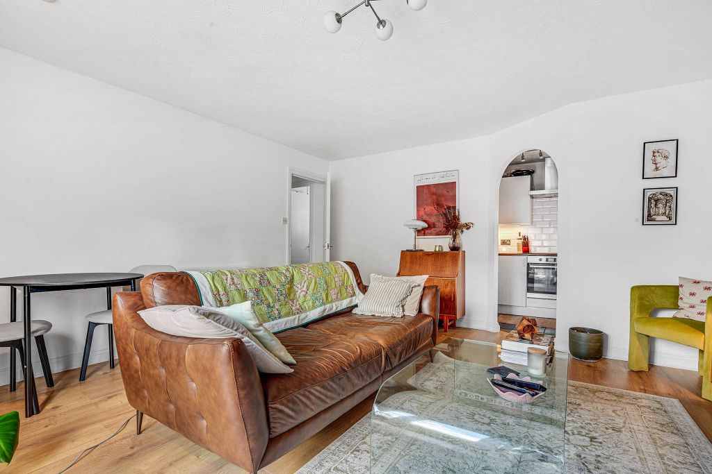 Property photo 3 of 11 842A1506Hdr