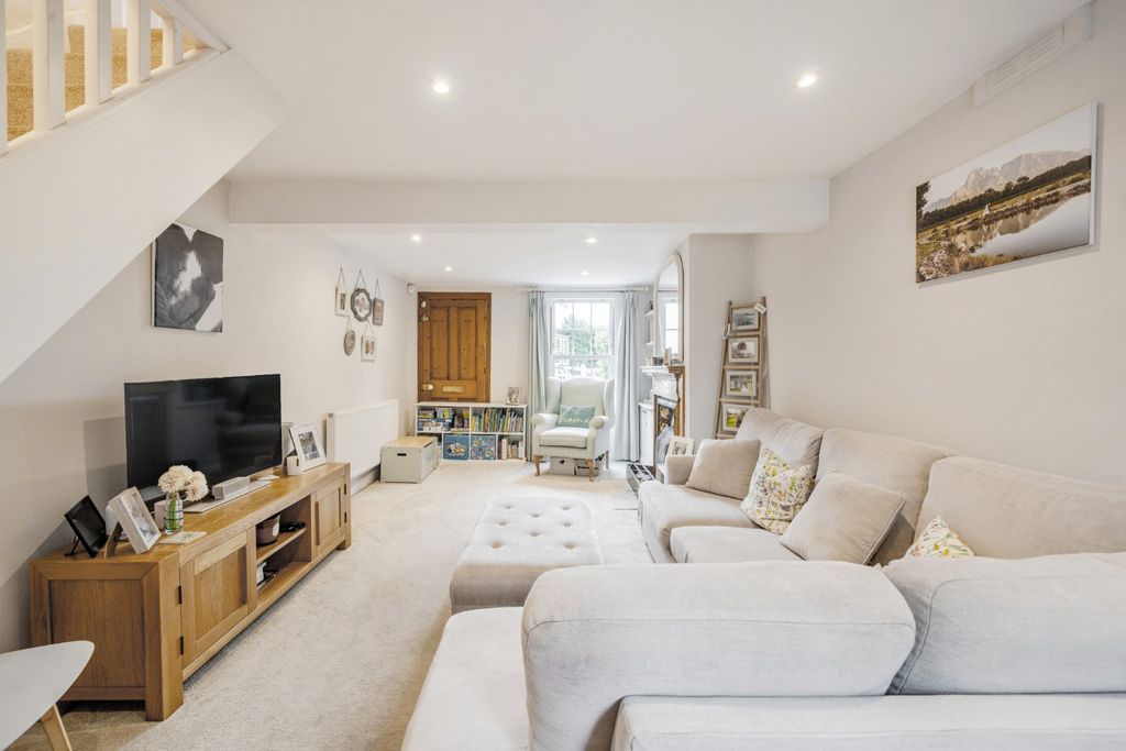 Property photo 3 of 25 Living Room