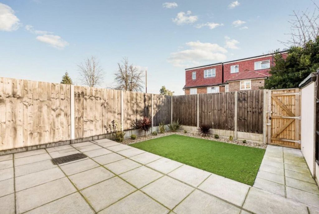 Property photo 1 of 5