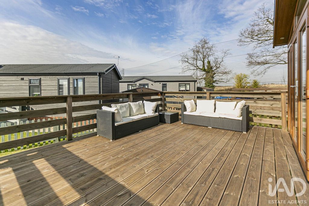 Property photo 2 of 26