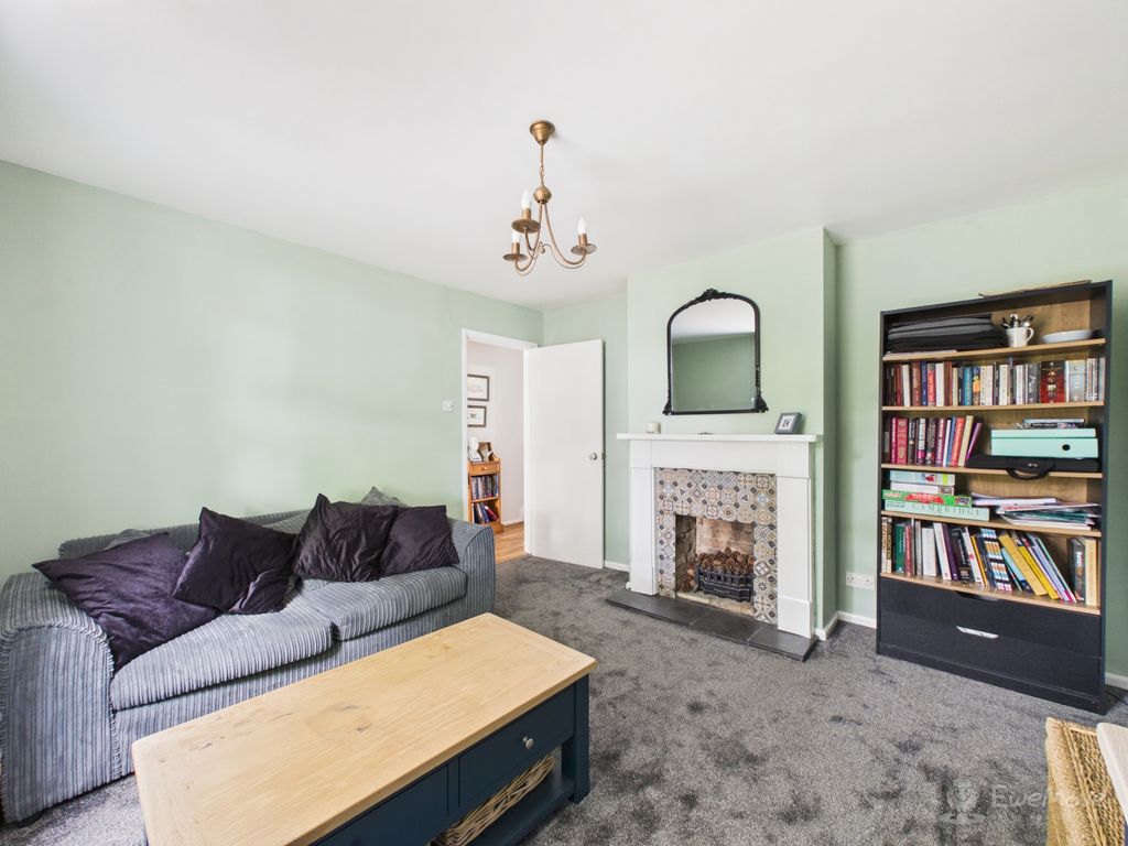 Property photo 2 of 18 Living Room- Mark Stephens Ewemove Newmarket And S