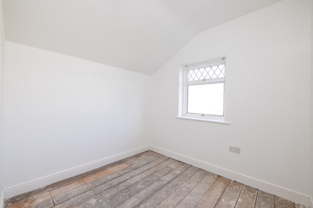 Property photo 3 of 21 Char8989_1.Jpg
