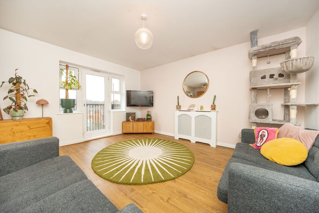 Property photo 3 of 7