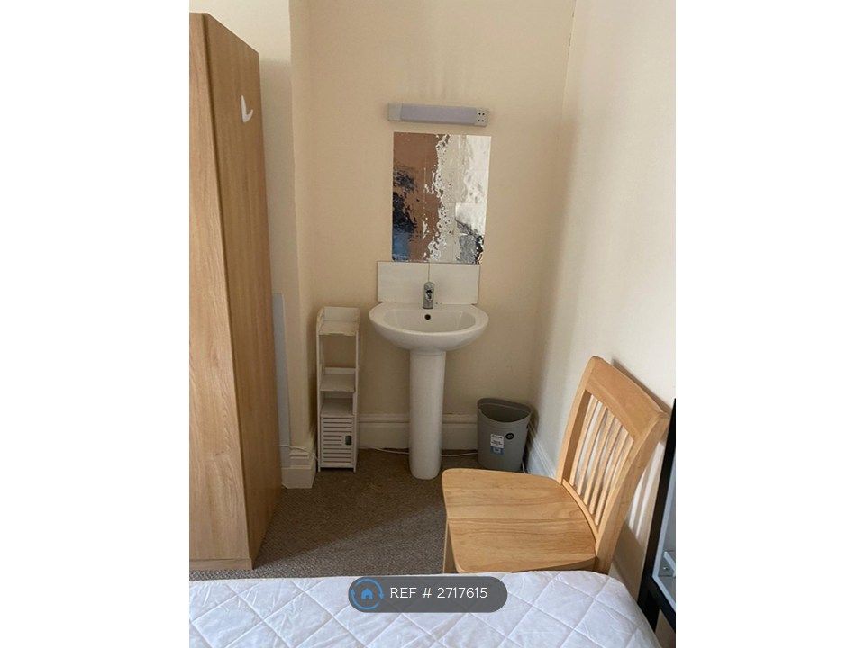 Property photo 3 of 7 Room 1