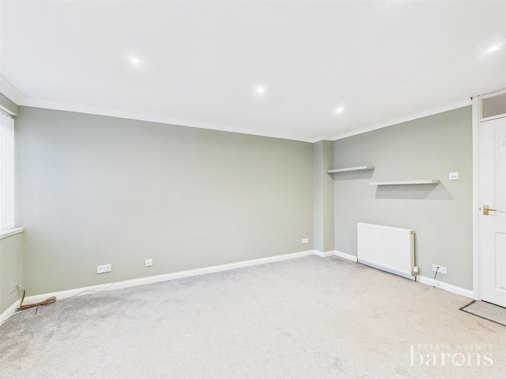 Property photo 3 of 16 Cam05500G0-Pr0088-Still007.Jpg