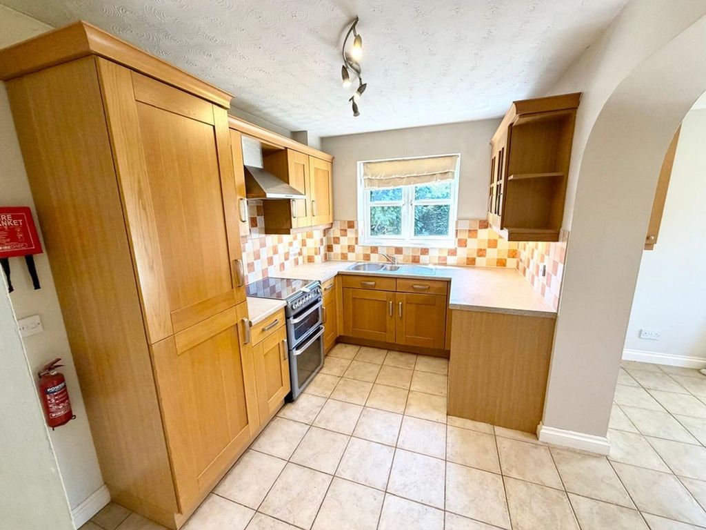 Property photo 2 of 21