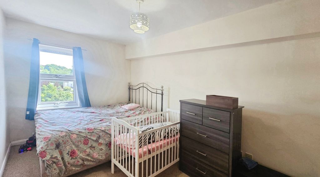 Property photo 3 of 5 Pbox-Img.Jpg