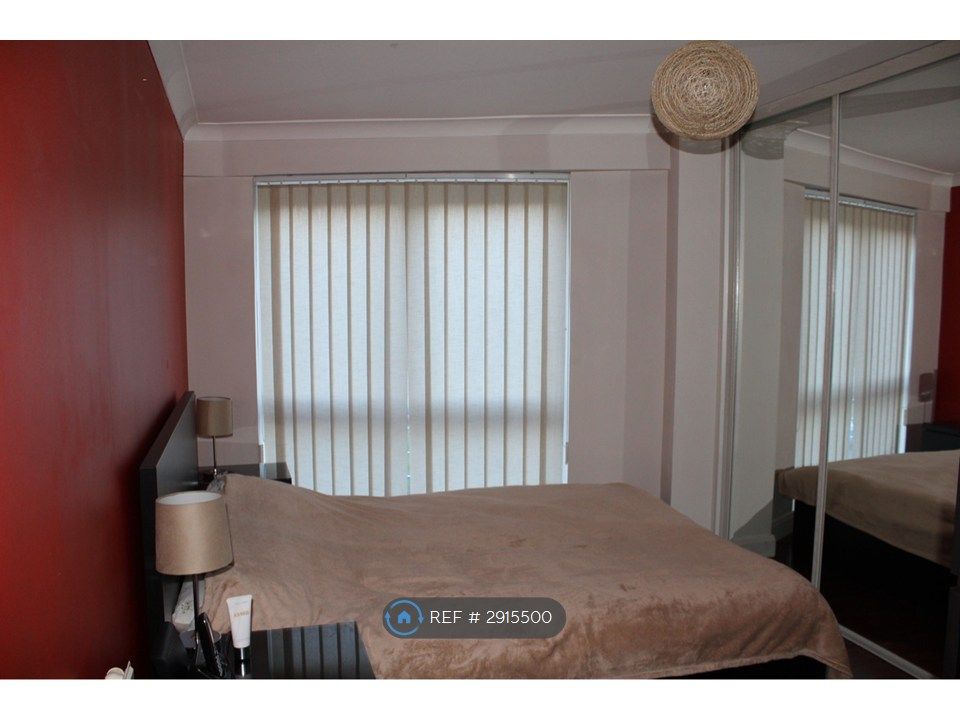 Property photo 3 of 10 Bedroom