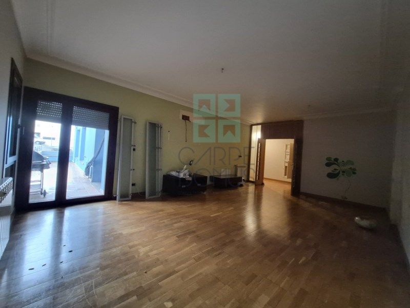 Property photo 3 of 35