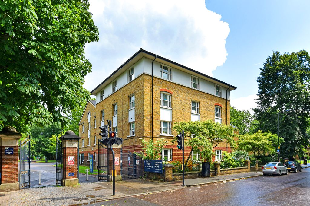 Property photo 2 of 45 Tysson House-35