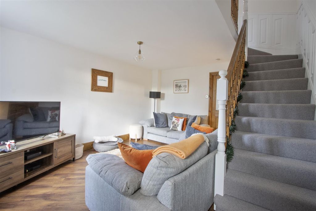 Property photo 3 of 19 Living Room