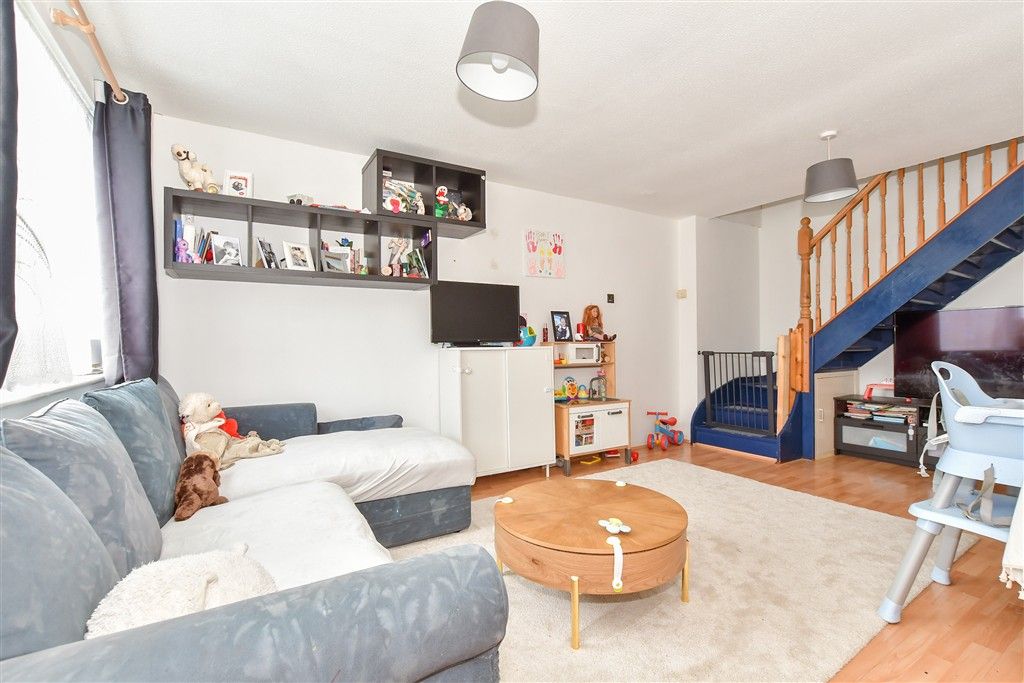 Property photo 2 of 10 Lounge