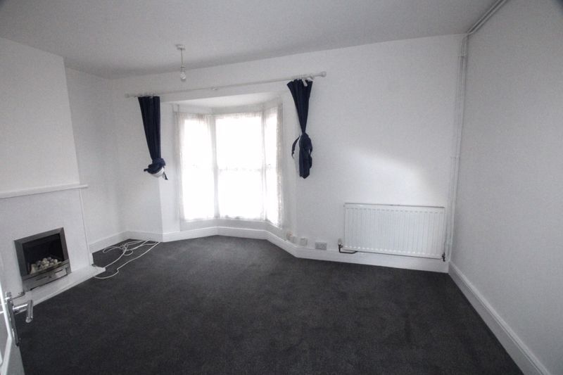 Property photo 3 of 6 Photo 6