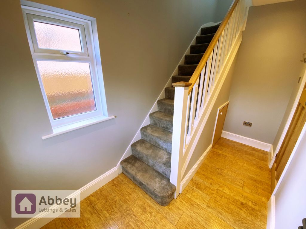 Property photo 2 of 19 Entrance Hall
