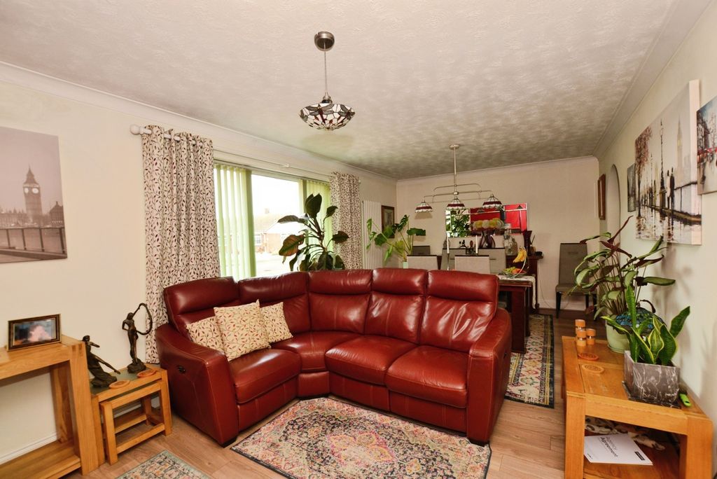 Property photo 3 of 17 Photo