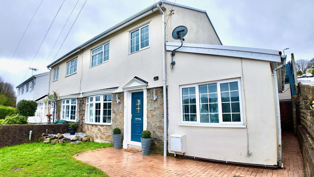 Property photo 1 of 33