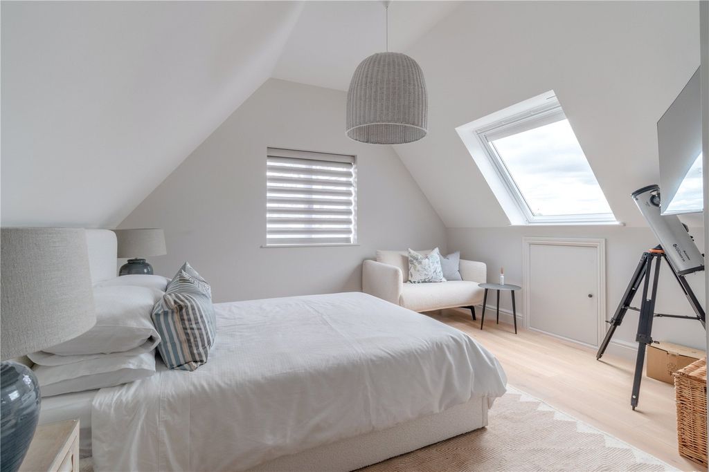 Additional image 21 of 6 bed detached house for saleAlderton Hill, Loughton, Essex IG10