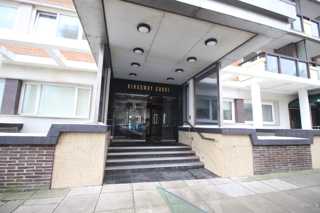 Property photo 1 of 14 Entrance