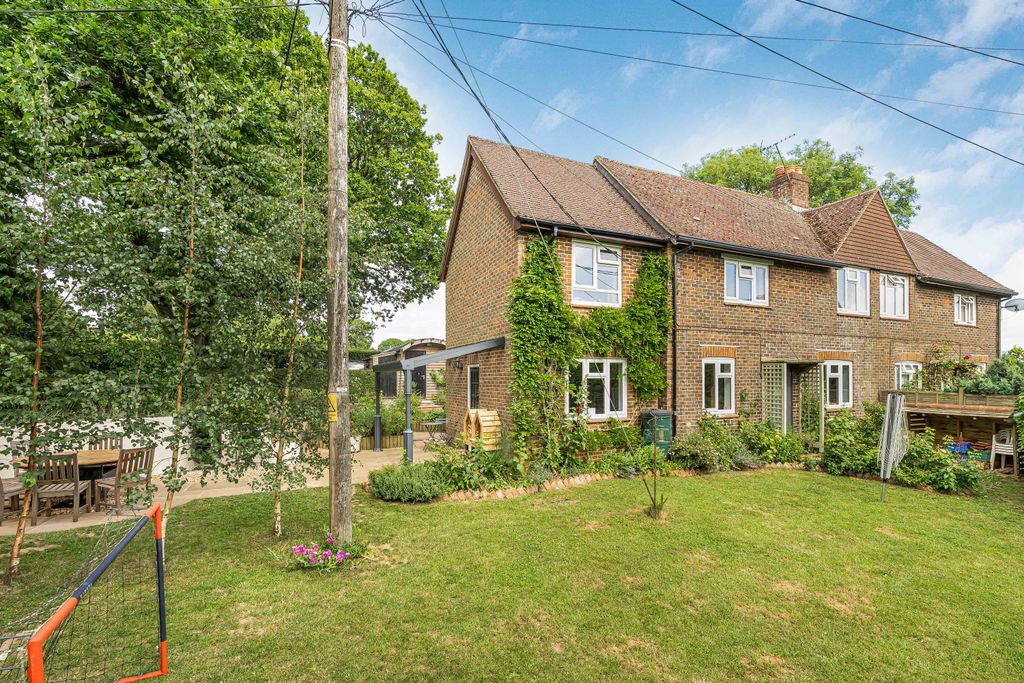 Property photo 1 of 28