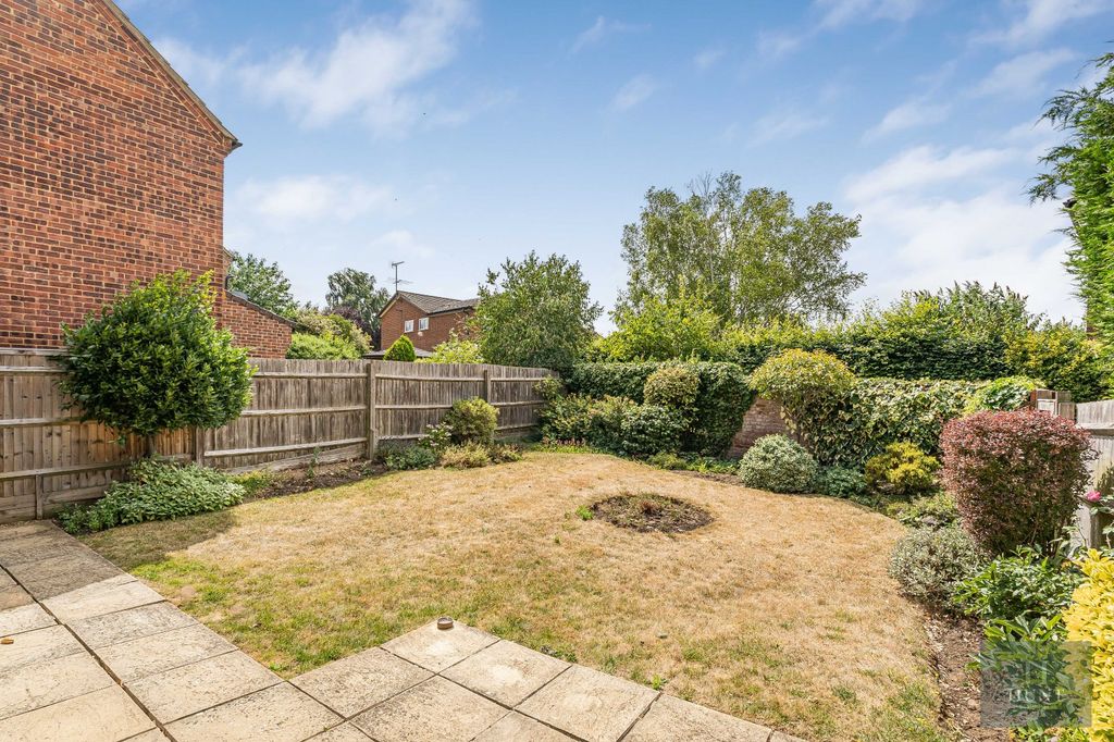 Property photo 2 of 13 Garden