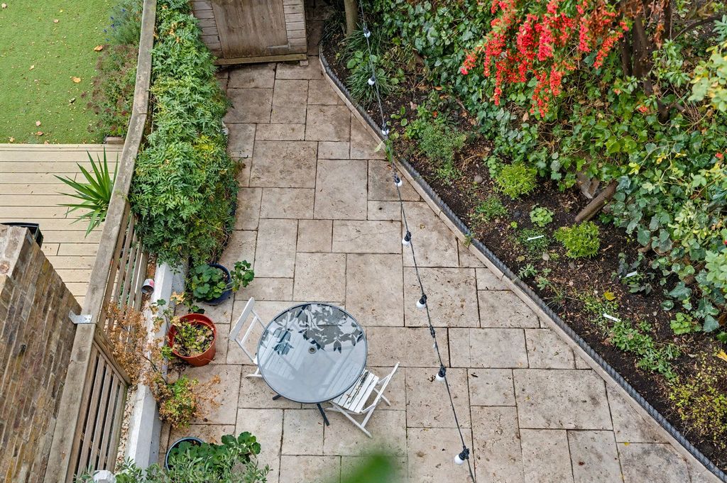 Property photo 3 of 22