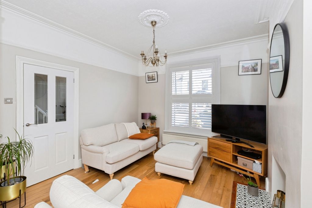 Property photo 2 of 16 Photo
