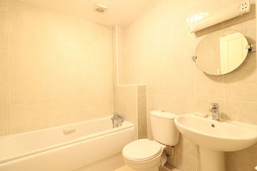 Property photo 3 of 14 Bathroom