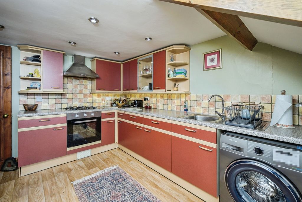 Property photo 3 of 10 Pbox-Img.Jpg