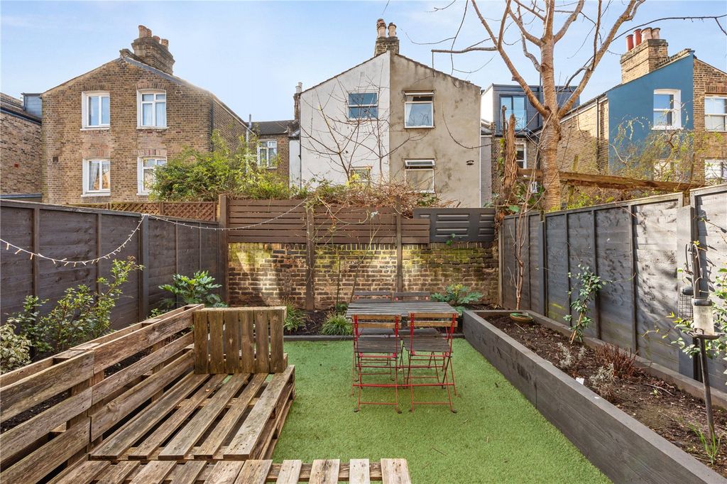 Property photo 3 of 12 Picture No. 10