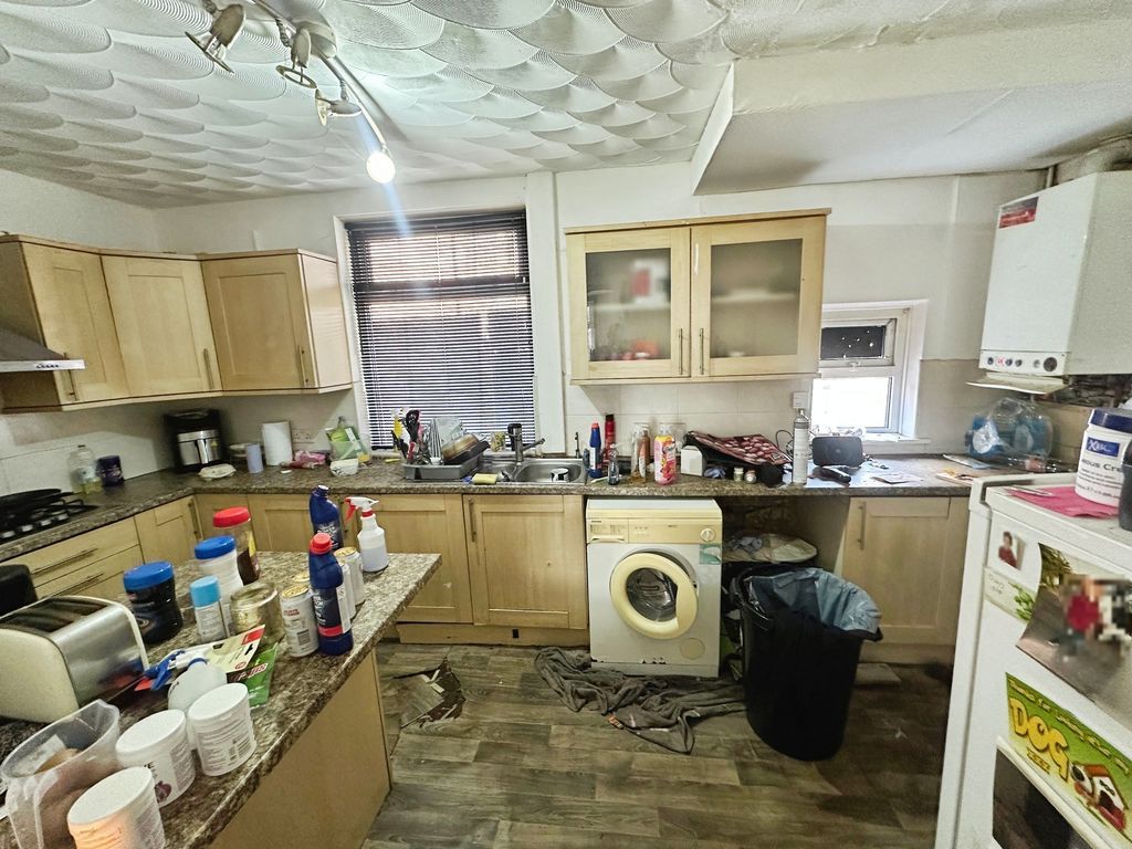 Property photo 3 of 10 Photo 2