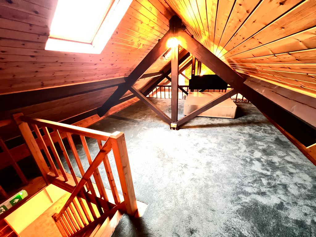 Property photo 3 of 5