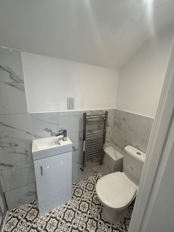Property photo 3 of 8 2694-Pra12741-3-Raw