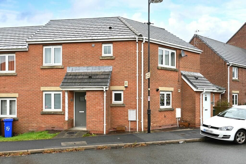 Property photo 1 of 10 Front