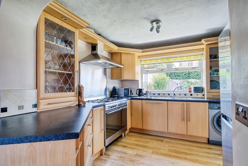 Property photo 2 of 14