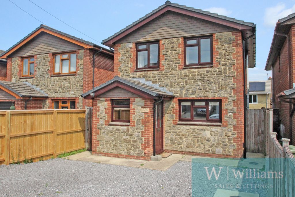 Property photo 1 of 11 Front