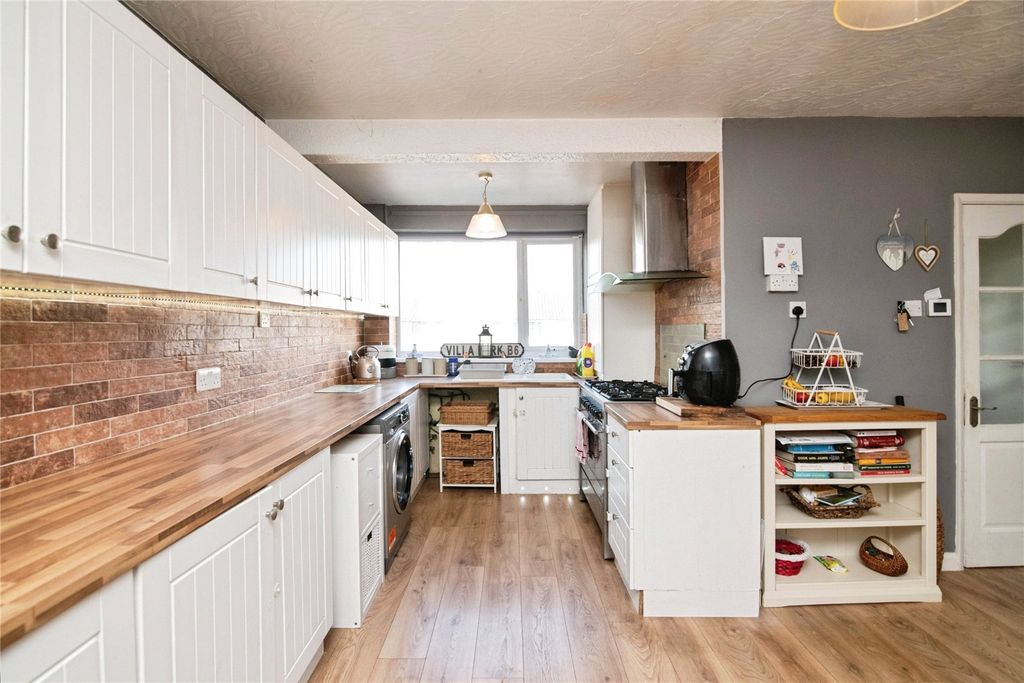 Property photo 3 of 23 Picture No. 20